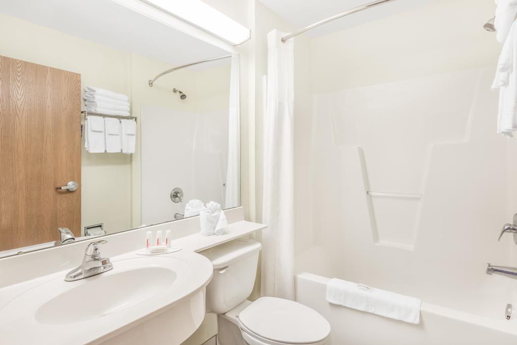 Microtel Inn & Suites By Wyndham Каролина-бич Экстерьер фото